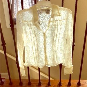 White stag vintage Pearl button down blouse (lace)